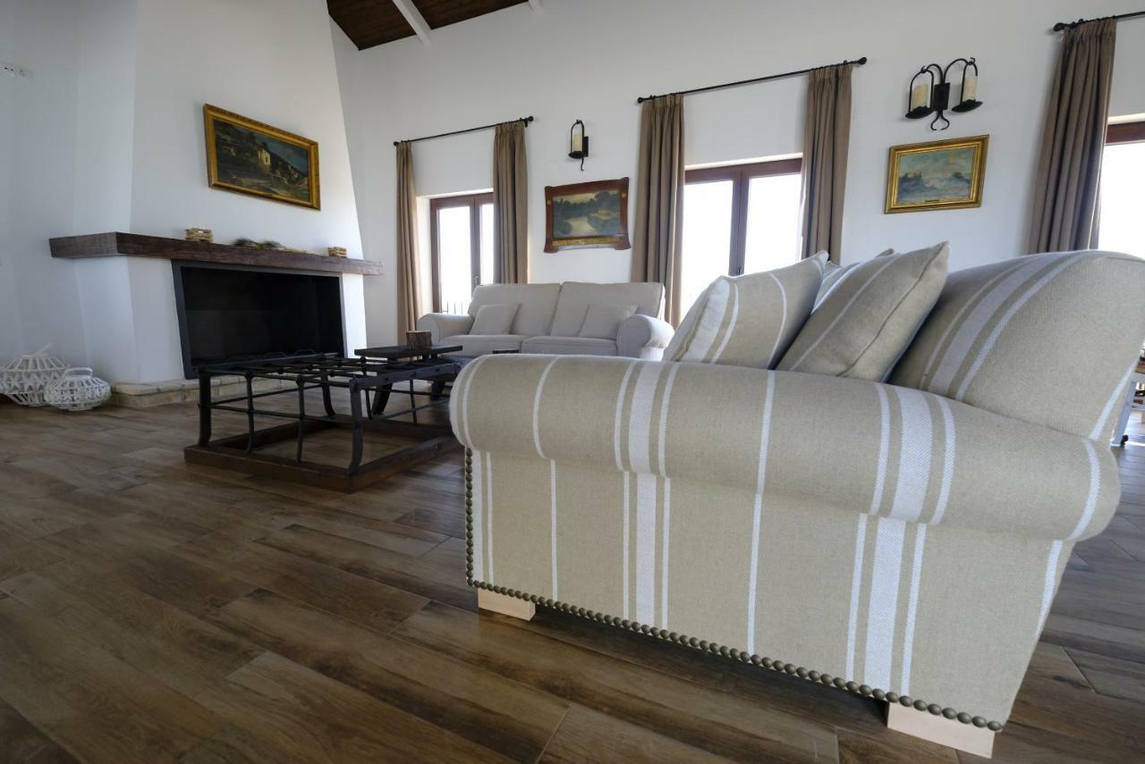 Casas De Alisne Guest House Almodovar del Rio Bagian luar foto