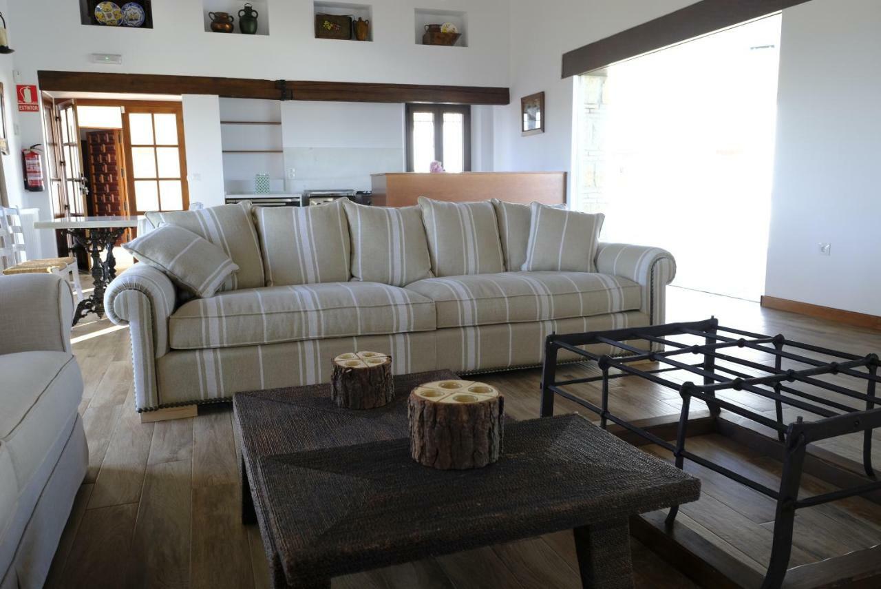 Casas De Alisne Guest House Almodovar del Rio Bagian luar foto