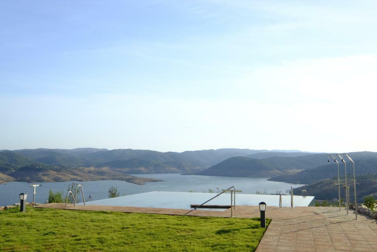 Casas De Alisne Guest House Almodovar del Rio Bagian luar foto