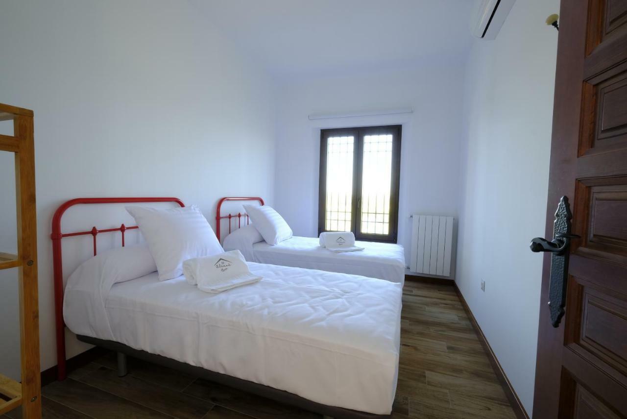 Casas De Alisne Guest House Almodovar del Rio Bagian luar foto