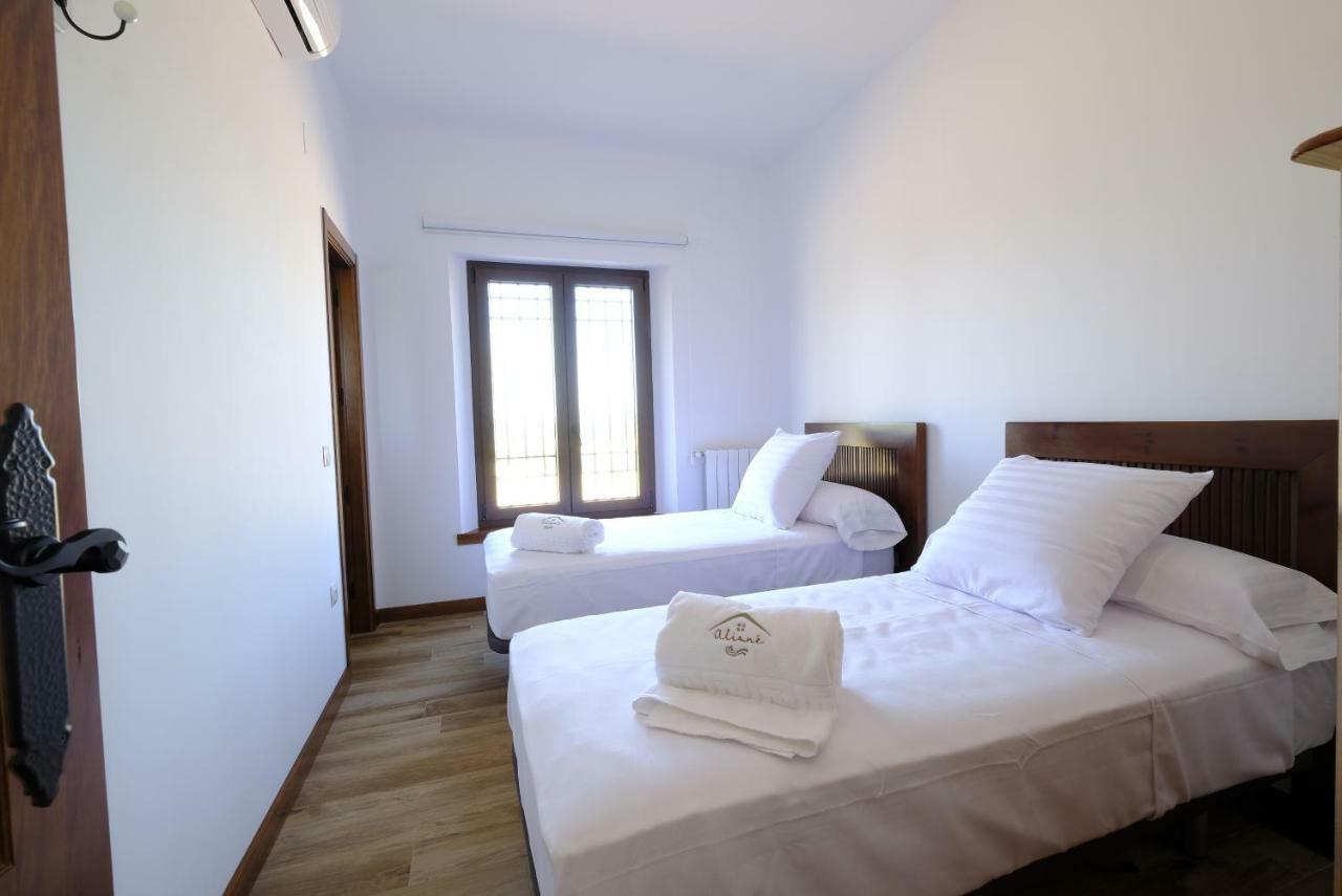 Casas De Alisne Guest House Almodovar del Rio Bagian luar foto