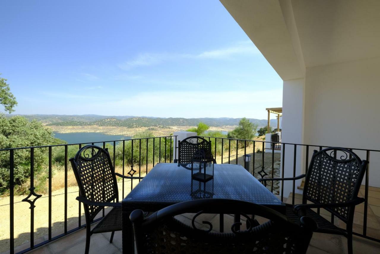 Casas De Alisne Guest House Almodovar del Rio Bagian luar foto